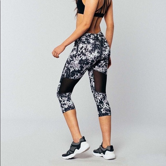 Dear Kate Pants - Leakproof eco Yoga pants Dear Kate Go Comando b/w